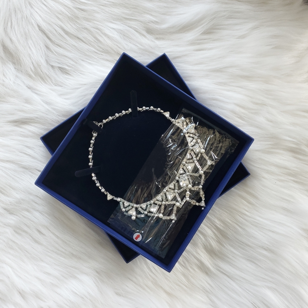GORGEOUS Swarovski Necklace With Grey Pearls